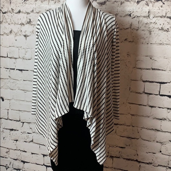 Lily White Cardigan Medium - Picture 1 of 8